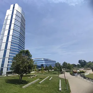 Riverside By The Danube Apartament