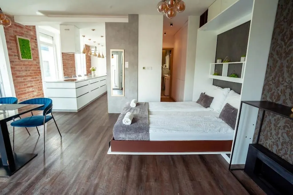 Karinflats Deluxe - The Cream Penthouse Apt Budapest