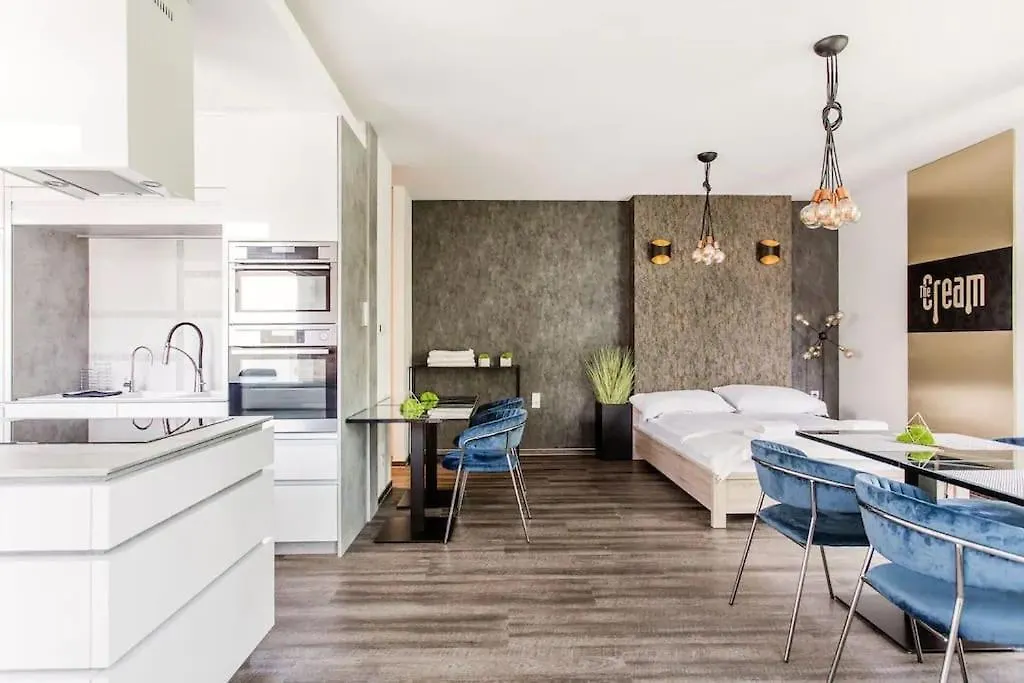 Apartment Karinflats Deluxe - The Cream Penthouse Apt Budapest