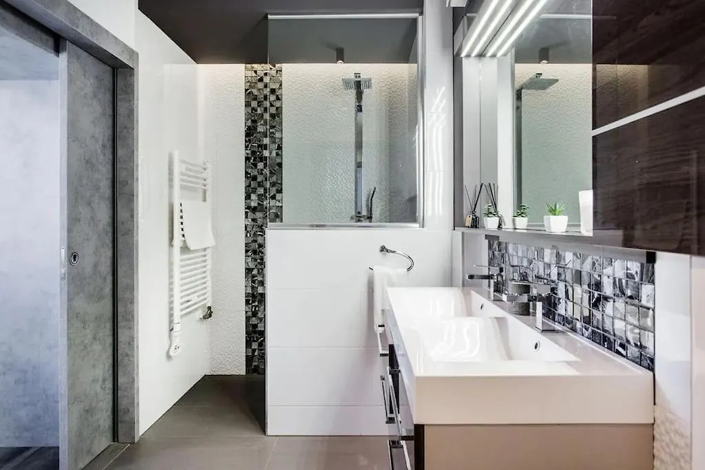 Karinflats Deluxe - The Cream Penthouse Apt Budapest